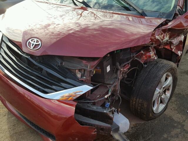 5TDKK3DC7DS329757 - 2013 TOYOTA SIENNA LE MAROON photo 9