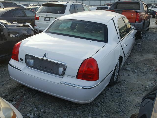 1LNHM81W03Y694537 - 2003 LINCOLN TOWN CAR E WHITE photo 4