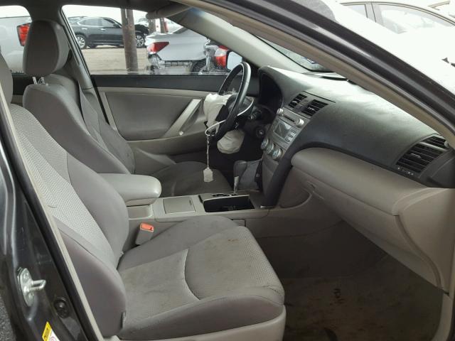 4T1BE46K89U800136 - 2009 TOYOTA CAMRY BASE GRAY photo 5