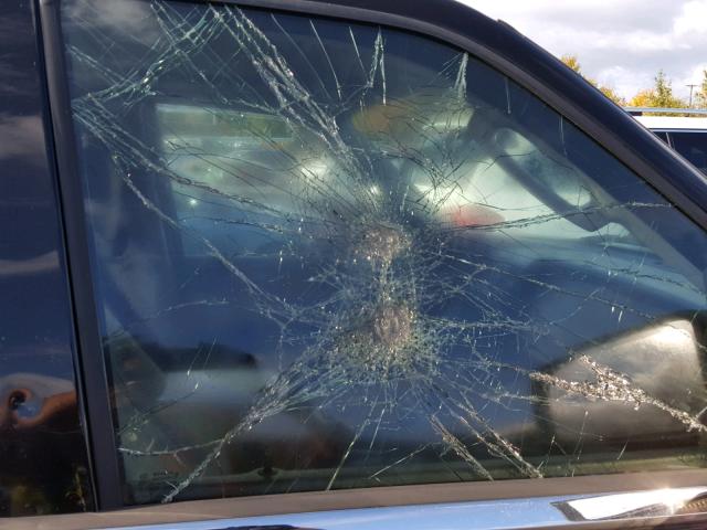 5LMFU27R94LJ12713 - 2004 LINCOLN NAVIGATOR Қара фото 9