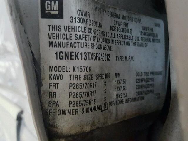 1GNEK13TX5R246012 - 2005 CHEVROLET TAHOE K150 SILVER photo 10