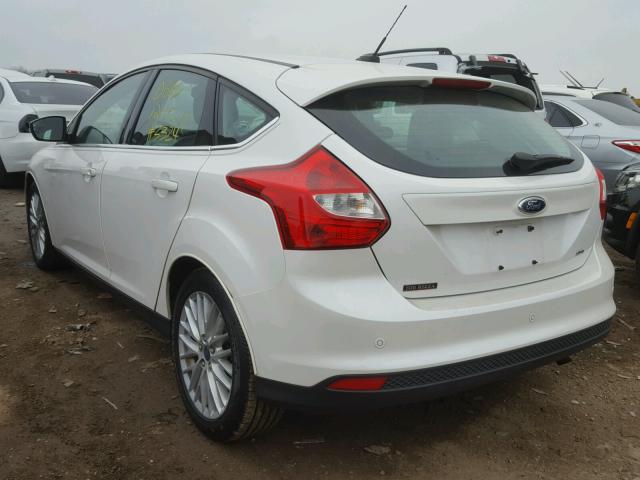 1FAHP3M27CL353324 - 2012 FORD FOCUS SEL WHITE photo 3