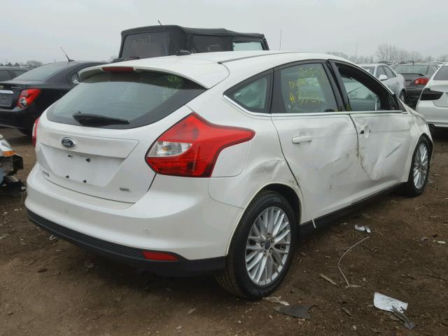 1FAHP3M27CL353324 - 2012 FORD FOCUS SEL WHITE photo 4