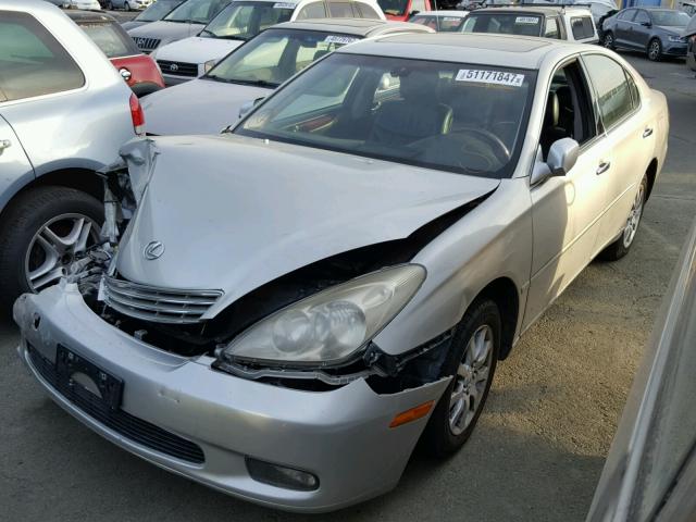 JTHBA30G945046003 - 2004 LEXUS ES 330 SILVER photo 2