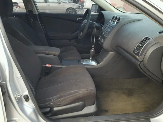 1N4AL2AP1BC127592 - 2011 NISSAN ALTIMA BAS SILVER photo 5