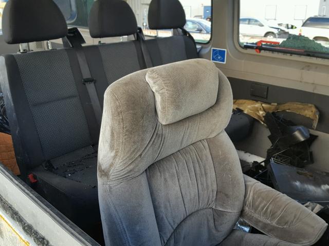 WDZPE8CC0A5491646 - 2010 MERCEDES-BENZ SPRINTER 2 SILVER photo 6