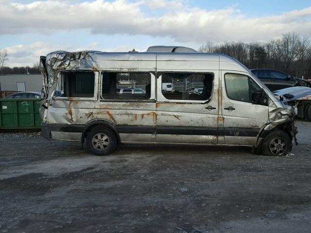 WDZPE8CC0A5491646 - 2010 MERCEDES-BENZ SPRINTER 2 SILVER photo 9