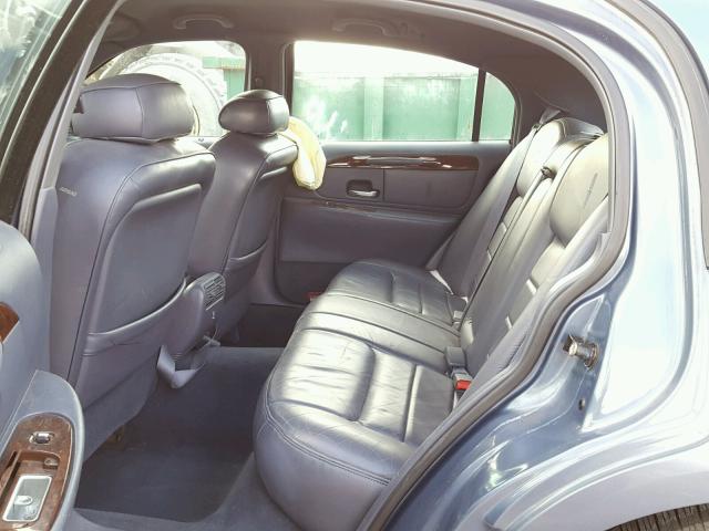 1LNHM82W4YY799975 - 2000 LINCOLN TOWN CAR S BLUE photo 6