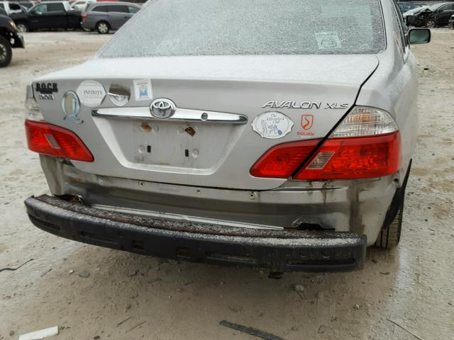 4T1BF28B94U387389 - 2004 TOYOTA AVALON XL SILVER photo 9