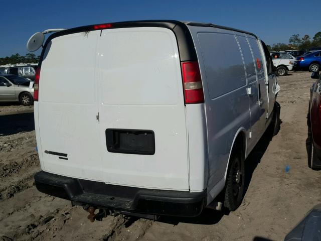 1GCWGFCG4C1144716 - 2012 CHEVROLET EXPRESS G2 WHITE photo 4