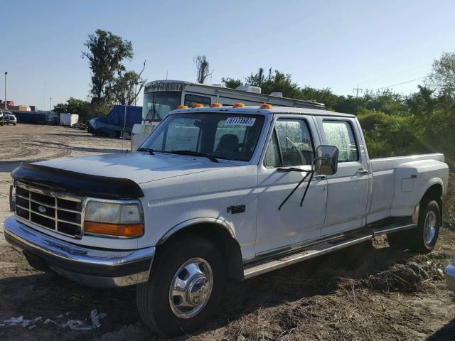 1FTJW35G8REA44726 - 1994 FORD F350 WHITE photo 2