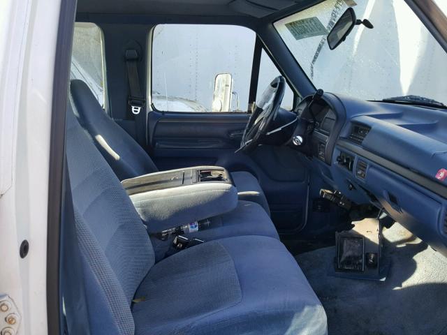 1FTJW35G8REA44726 - 1994 FORD F350 WHITE photo 5