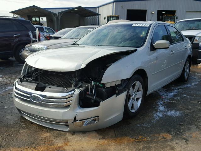 3FAHP07Z38R184662 - 2008 FORD FUSION SE WHITE photo 2