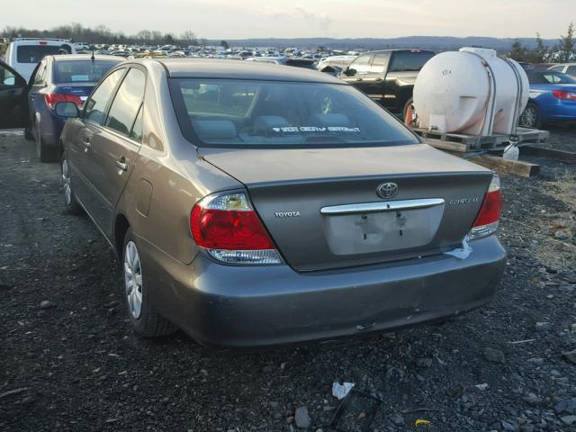 4T1BE32KX5U511981 - 2005 TOYOTA CAMRY LE GRAY photo 3