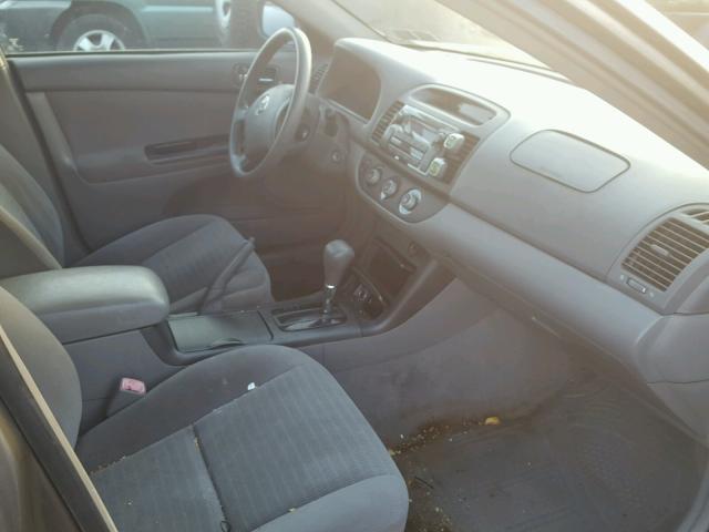 4T1BE32KX5U511981 - 2005 TOYOTA CAMRY LE GRAY photo 5