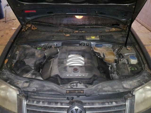 WVWRH63B72P183827 - 2002 VOLKSWAGEN PASSAT GLX GRAY photo 7