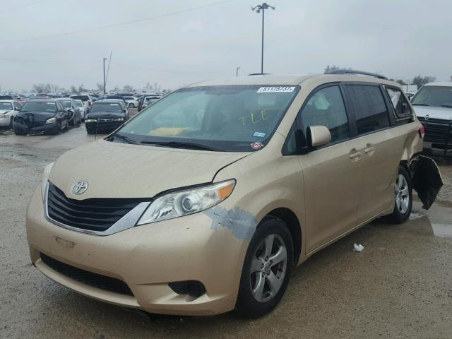 5TDKK3DCXBS091562 - 2011 TOYOTA SIENNA LE GOLD photo 2