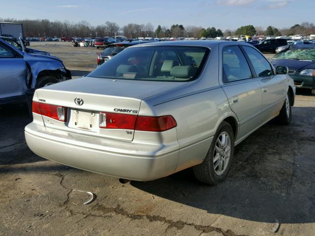 JT2BF28K710319060 - 2001 TOYOTA CAMRY LE SILVER photo 4