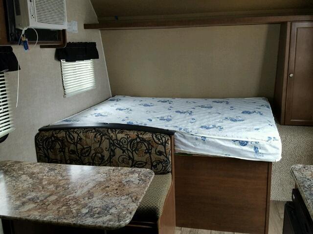 4YDT17518H7200970 - 2017 KEYSTONE HIDEOUTM15 TAN photo 5