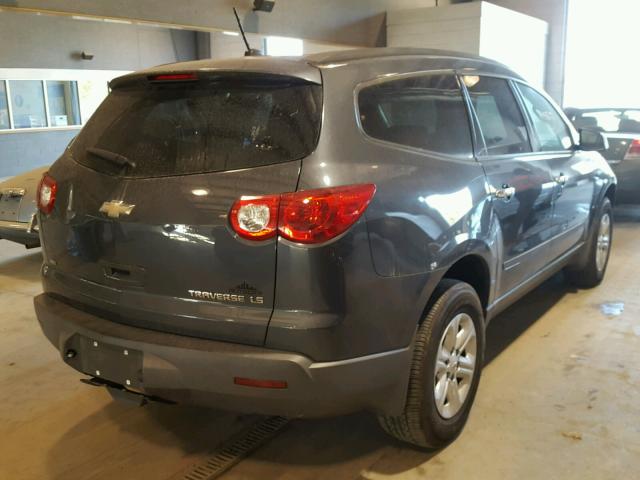 1GNKVEED9BJ284378 - 2011 CHEVROLET TRAVERSE L GRAY photo 4