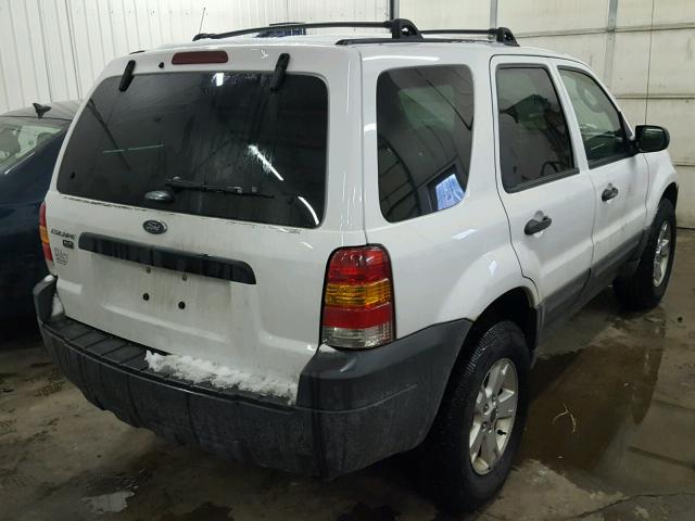 1FMCU93115KB09696 - 2005 FORD ESCAPE XLT WHITE photo 4