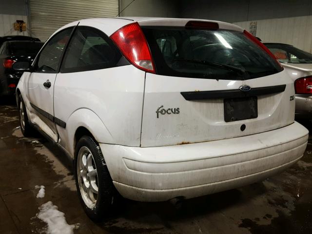 3FAFP31301R232640 - 2001 FORD FOCUS ZX3 WHITE photo 3