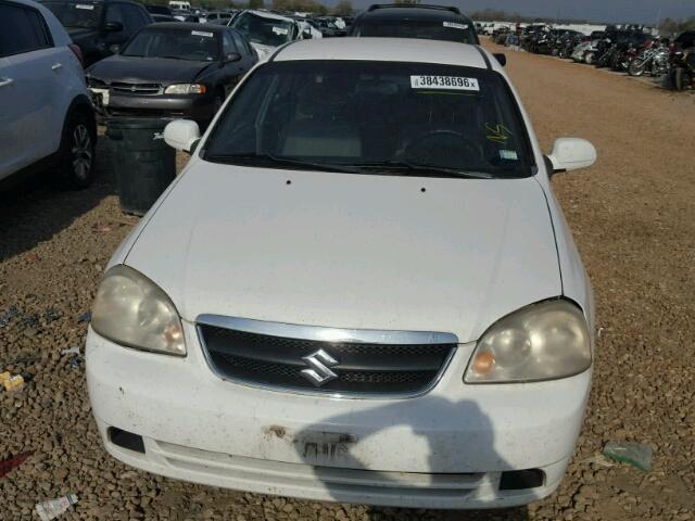 KL5JD56Z07K559161 - 2007 SUZUKI FORENZA BA WHITE photo 9