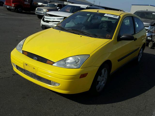 3FAFP31301R248210 - 2001 FORD FOCUS ZX3 YELLOW photo 2