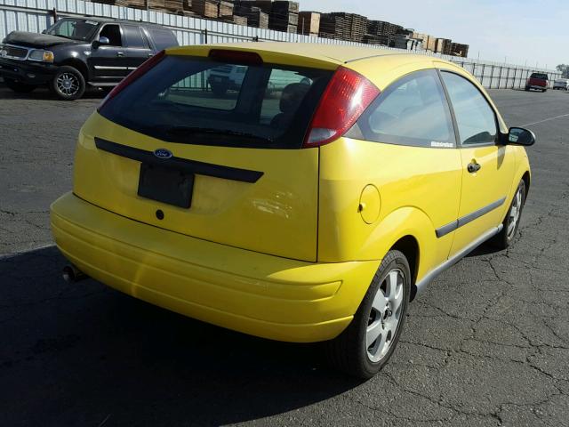 3FAFP31301R248210 - 2001 FORD FOCUS ZX3 YELLOW photo 4