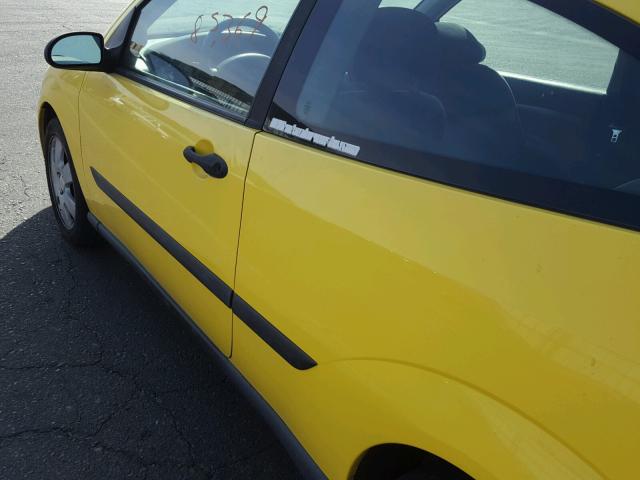 3FAFP31301R248210 - 2001 FORD FOCUS ZX3 YELLOW photo 9