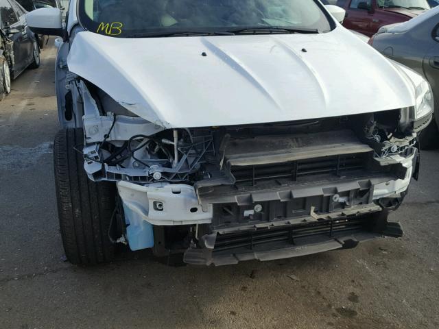 1FMCU0G74FUB38206 - 2015 FORD ESCAPE SE WHITE photo 9