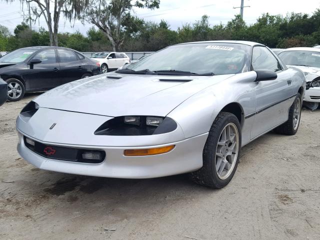 2G1FP22K0T2140853 - 1996 CHEVROLET CAMARO BAS 银色 照片 2