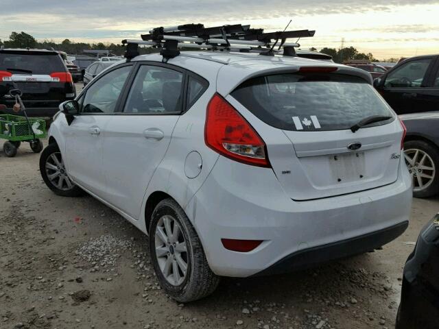 3FADP4EJ0BM154087 - 2011 FORD FIESTA SE WHITE photo 3