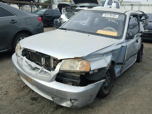 KMHCF35G62U210709 - 2002 HYUNDAI ACCENT L SILVER photo 2