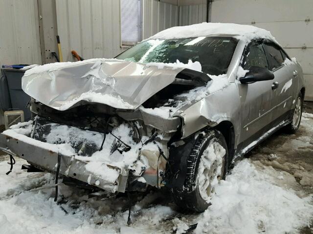 1G2ZG528454128104 - 2005 PONTIAC G6 SILVER photo 2