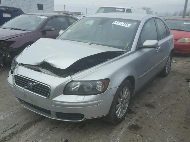 YV1MS382952093870 - 2005 VOLVO S40 2.4I SILVER photo 2