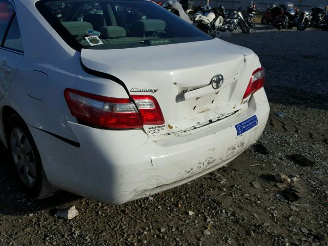 4T4BE46K39R053566 - 2009 TOYOTA CAMRY BASE WHITE photo 9