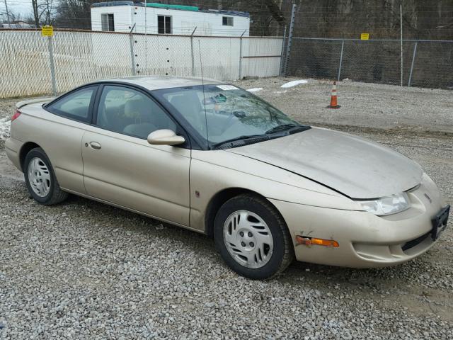 1G8ZY1277YZ187948 - 2000 SATURN SC2 GOLD photo 1