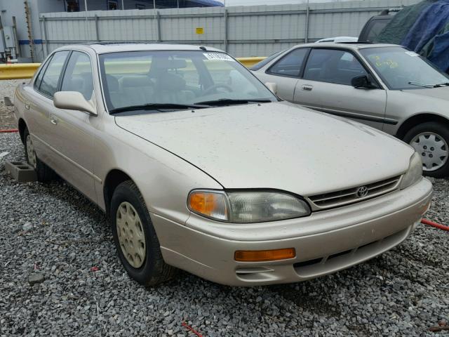 4T1BG12K9TU825326 - 1996 TOYOTA CAMRY DX TAN photo 1