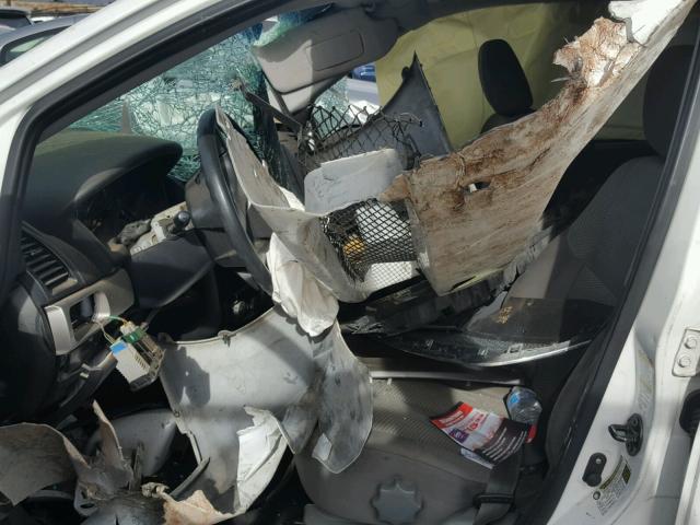 4A32B2FF4BE023133 - 2011 MITSUBISHI GALANT FE WHITE photo 5