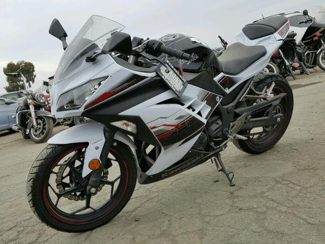 JKAEX8B11EA007279 - 2014 KAWASAKI EX300 B WHITE photo 2