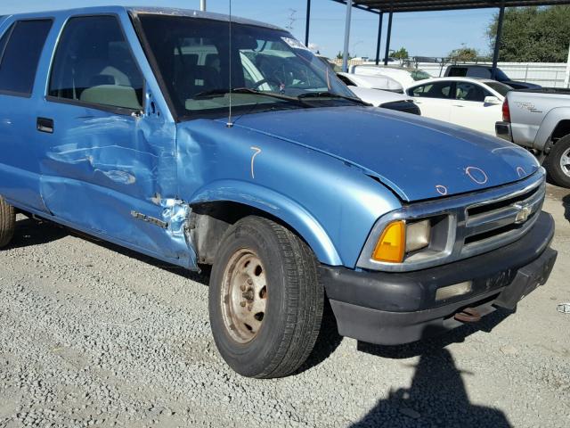 1GNDT13W3V2175392 - 1997 CHEVROLET BLAZER BLUE photo 9