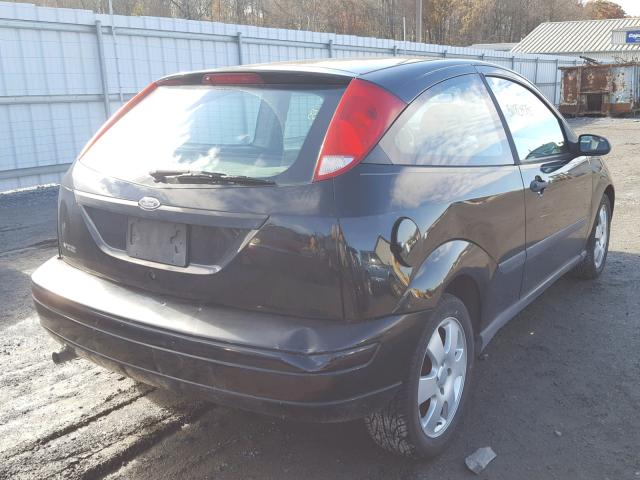 3FAFP31322R180896 - 2002 FORD FOCUS ZX3 BLACK photo 4