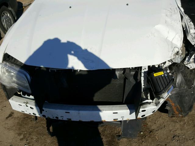 2C3CCAET6CH283702 - 2012 CHRYSLER 300C WHITE photo 7