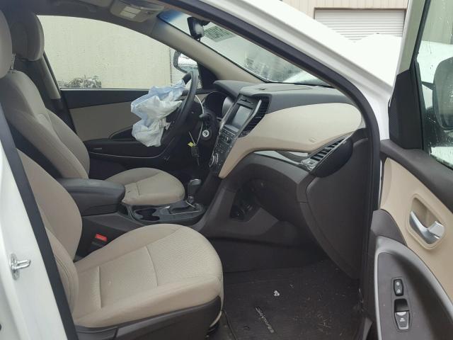 5NMZU3LB7HH025306 - 2017 HYUNDAI SANTA FE S WHITE photo 5