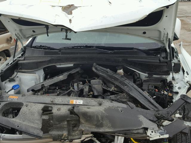 5NMZU3LB7HH025306 - 2017 HYUNDAI SANTA FE S WHITE photo 7