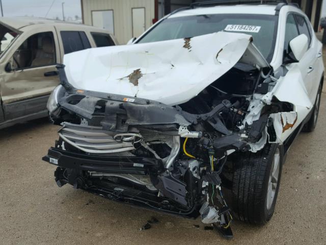 5NMZU3LB7HH025306 - 2017 HYUNDAI SANTA FE S WHITE photo 9