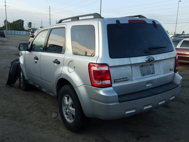 1FMCU9DG7BKA75438 - 2011 FORD ESCAPE XLT SILVER photo 3