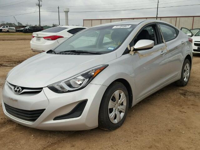 5NPDH4AE4GH753975 - 2016 HYUNDAI ELANTRA SE SILVER photo 2