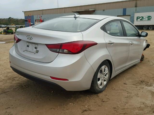 5NPDH4AE4GH753975 - 2016 HYUNDAI ELANTRA SE SILVER photo 4